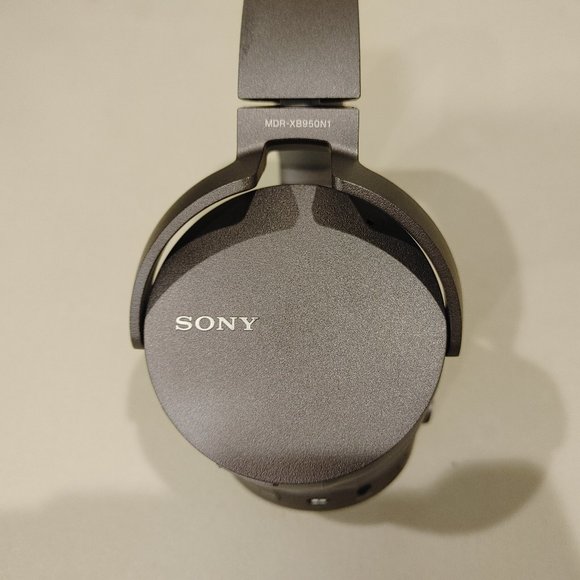 Sony MDR-XB950N1 noise canceling Extra BASS over the ear headphones (Gray) - Picture 7 of 11